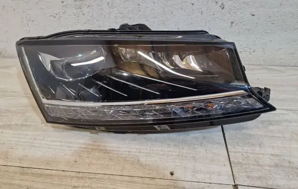 Skoda Fabia Mk3 (NJ) Headlight/headlamp 6V1941016F