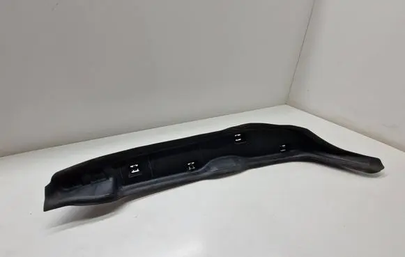 BMW i4 Fender end trim 7946059