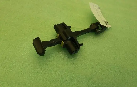 Volvo XC40 Front door check strap stopper 31457262