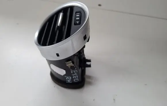 Seat Exeo (3R) Dashboard side air vent grill/cover trim 3R0820902
