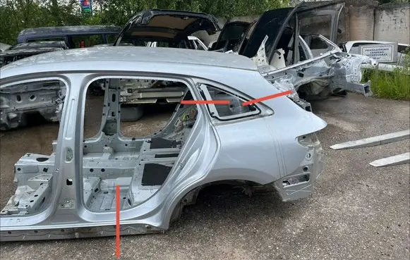 Mercedes-Benz EQC Rear quarter panel