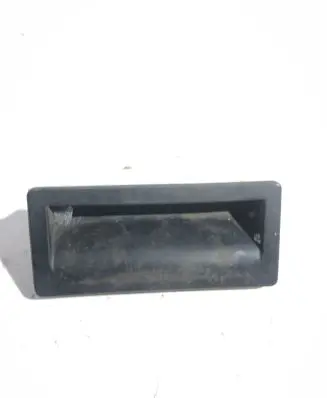 Tailgate opening switch