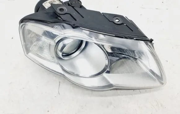 Volkswagen PASSAT B6 Headlight/headlamp 3C0941006T