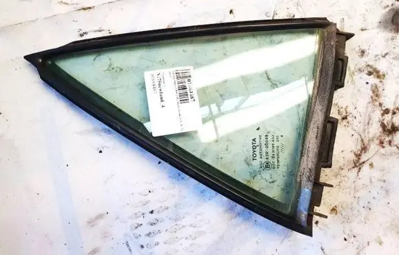 Toyota Auris 150 Rear vent window glass 