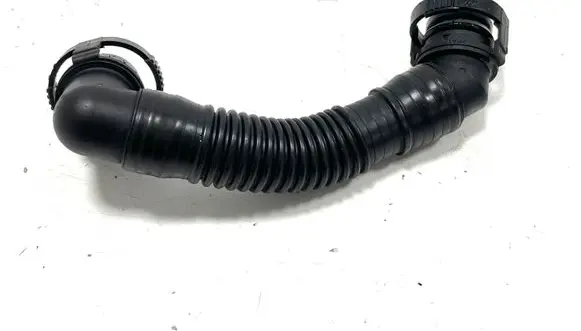 Volkswagen Golf VI Breather hose/pipe 03L103493