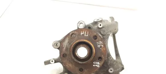 Rear wheel hub