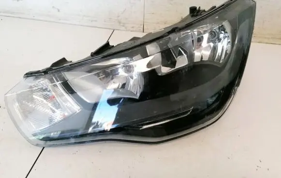 Audi A1 Headlight/headlamp