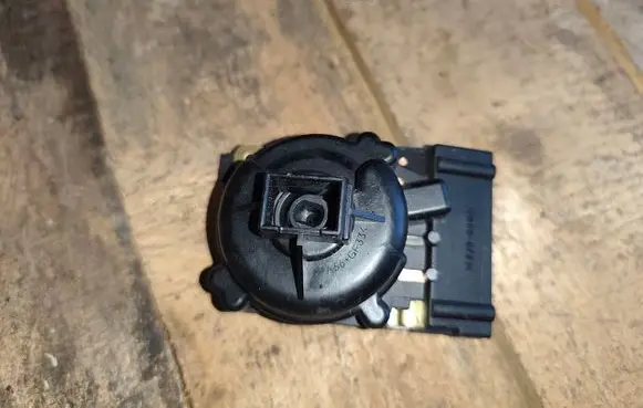 Chrysler PT Cruiser Ignition lock contact 04793576AB