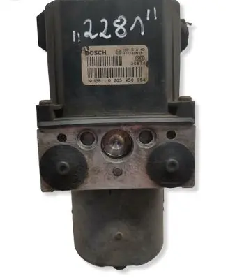 Volkswagen PASSAT B5.5 ABS Pump 0265950054 ESP0124D 30874