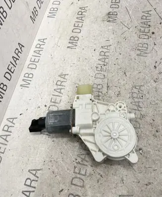 BMW 4 F36 Gran coupe Rear door window regulator motor 7046032