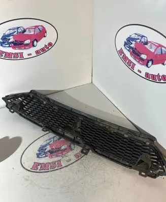 Mitsubishi Outlander Front bumper upper radiator grill 6402A198