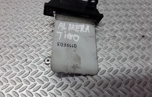 Nissan Almera Tino Heater blower motor/fan resistor 0119E03
