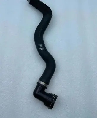 Mercedes-Benz GL X166 Engine coolant pipe/hose A1665012882
