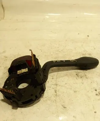 Volkswagen PASSAT B4 Indicator stalk 88S97