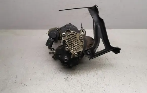 Audi A6 S6 C6 4F Fuel injection high pressure pump 0445010090 059130755E