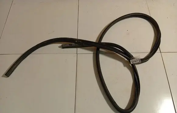 Dodge Journey Rubber seal front coupe door