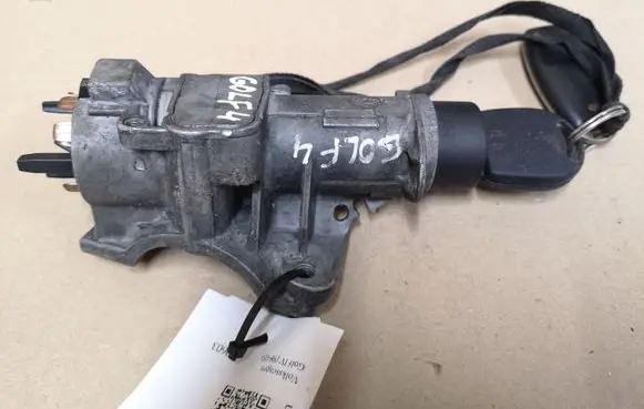 Volkswagen Golf IV Ignition lock 4B0905851C