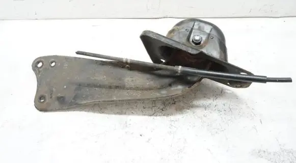 Volkswagen Golf V Rear control arm