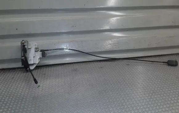 Renault Twingo II Front door lock