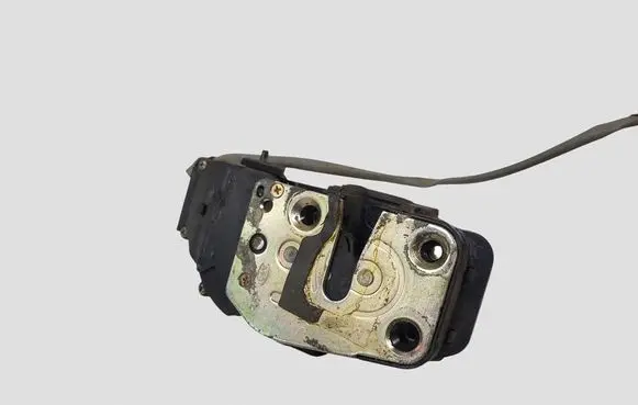 KIA Carens II Rear door lock