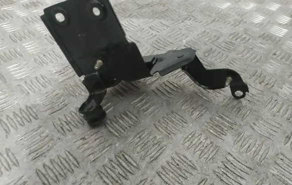 Audi RS Q3 Sportback ABS pump bracket 8V0614235