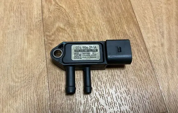 Volkswagen PASSAT B6 Exhaust gas pressure sensor 076906051A