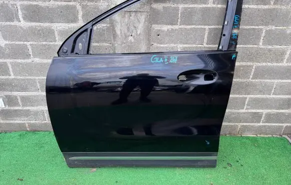 Mercedes-Benz B W247 Front door 