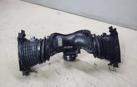 Mercedes-Benz E C207 W207 Turbo air intake inlet pipe/hose A6420900142 861200001