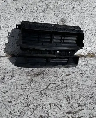 Ford Kuga II Radiator cooling fan shroud GV4B-8472-AA