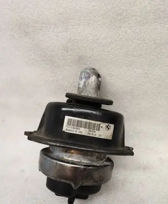 BMW X5 E70 Engine mount bracket 679301601