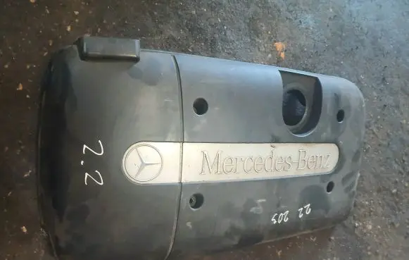 Mercedes-Benz C W203 Engine cover (trim) A6110101067