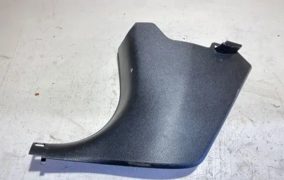 Foot area side trim