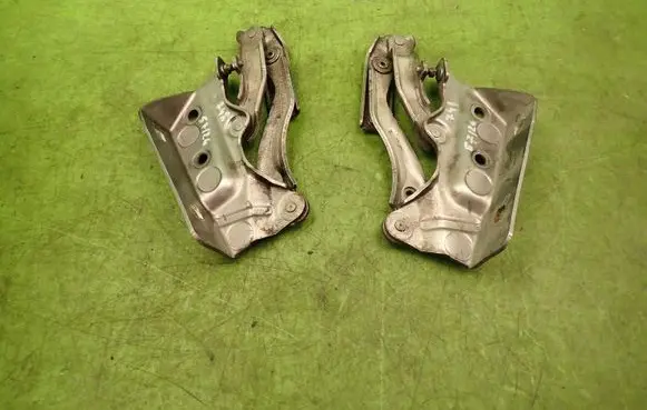 Mercedes-Benz B W245 Engine bonnet/hood hinges
