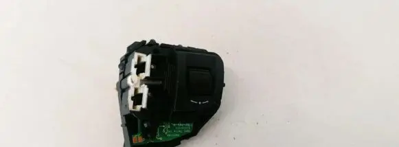 Steering wheel buttons/switches