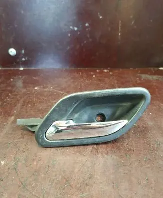 BMW 5 E39 Front door interior handle 8226049