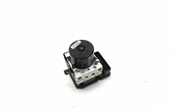 Jaguar XJ X350 ABS Pump 5W932C405AC