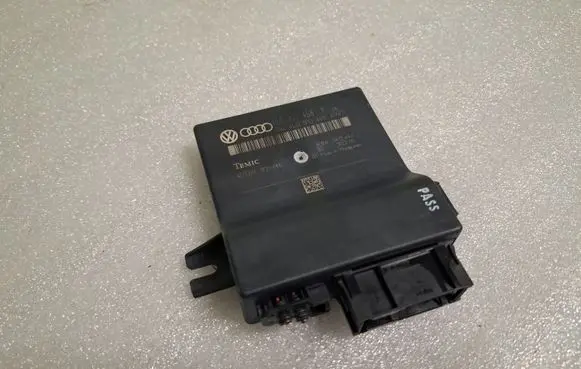 Audi A8 S8 D3 4E Gateway control module 4L0907468B