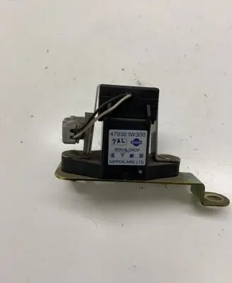 Nissan Pathfinder R50 ESP acceleration yaw rate sensor 479301W300