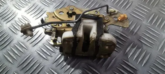 Mazda 323 Rear door lock