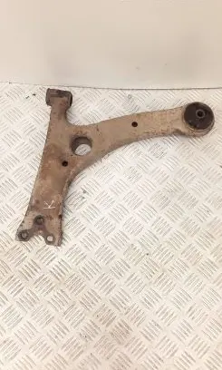 Toyota Avensis T250 Front lower control arm/wishbone