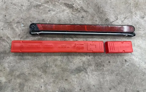 Volkswagen Tiguan Emergency warning sign 1T0860250C