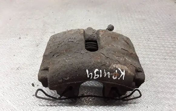 Volkswagen PASSAT B6 Front brake caliper 