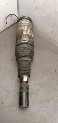 Land Rover Range Rover Sport L494 Air suspension front shock absorber 22293603