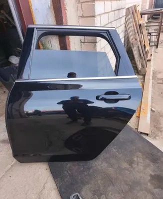 Volvo S90, V90 Rear door 