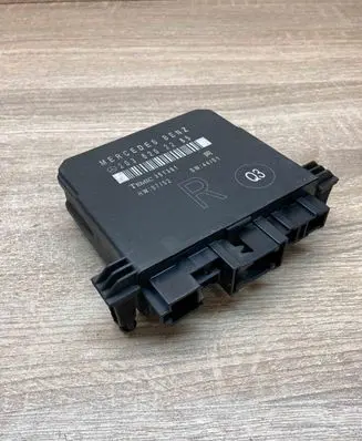 Mercedes-Benz C W203 Door control unit/module 2038202285 351391
