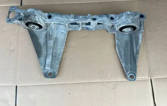 Mercedes-Benz Vito Viano W447 Front differential bracket A4473530700
