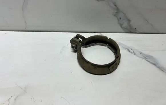 Mercedes-Benz E W213 Muffler pipe connector clamp A0009958902
