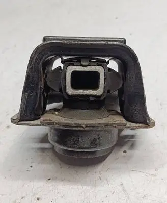 Engine mount bracket