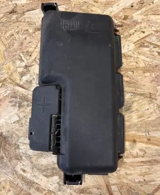 Volvo S60 Fuse box cover 30728133