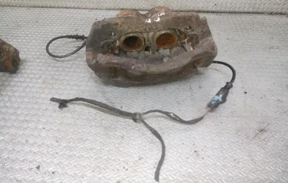 Mercedes-Benz Sprinter W906 Front brake caliper